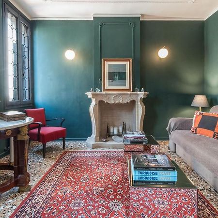 Stylish Renovated Apartment In The Heart Of The City Venedig Eksteriør billede