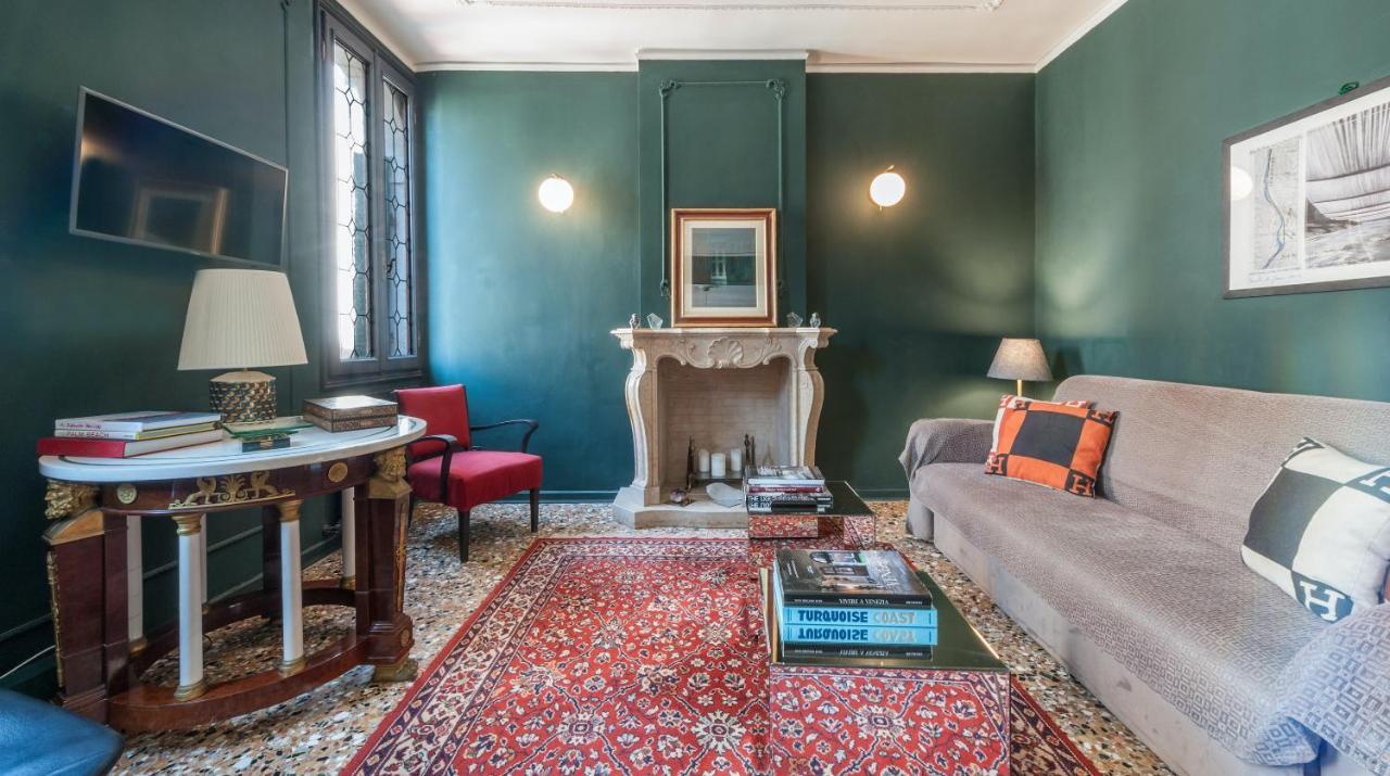 Stylish Renovated Apartment In The Heart Of The City Venedig Eksteriør billede
