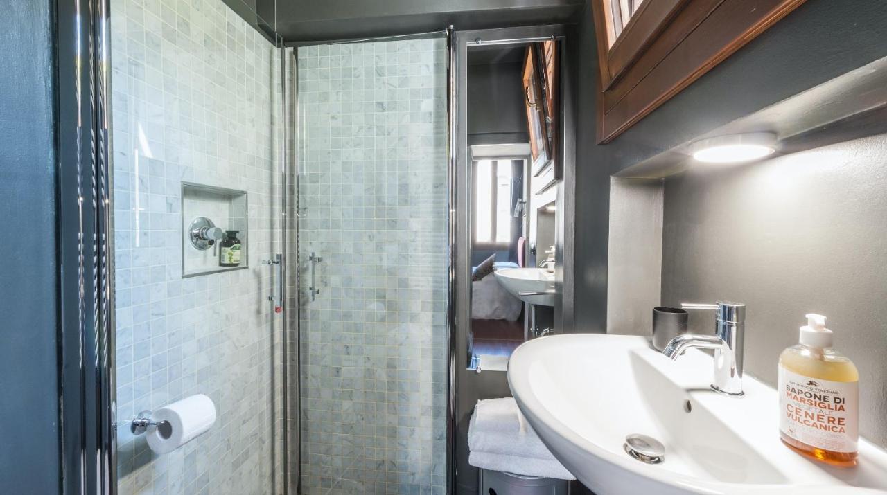 Stylish Renovated Apartment In The Heart Of The City Venedig Eksteriør billede