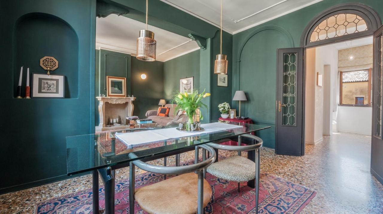 Stylish Renovated Apartment In The Heart Of The City Venedig Eksteriør billede