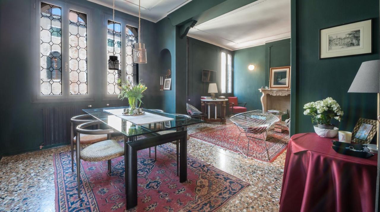 Stylish Renovated Apartment In The Heart Of The City Venedig Eksteriør billede