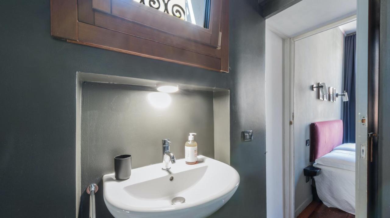 Stylish Renovated Apartment In The Heart Of The City Venedig Eksteriør billede